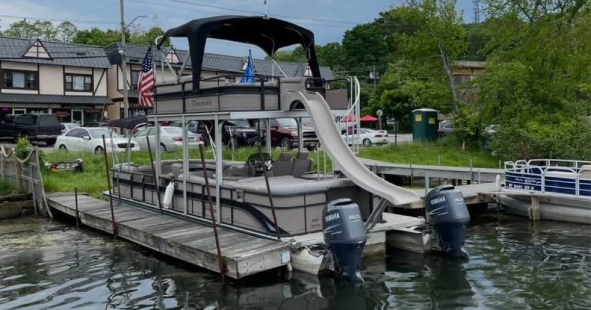 Corporate Tritoon Charter by big tex boat rentals